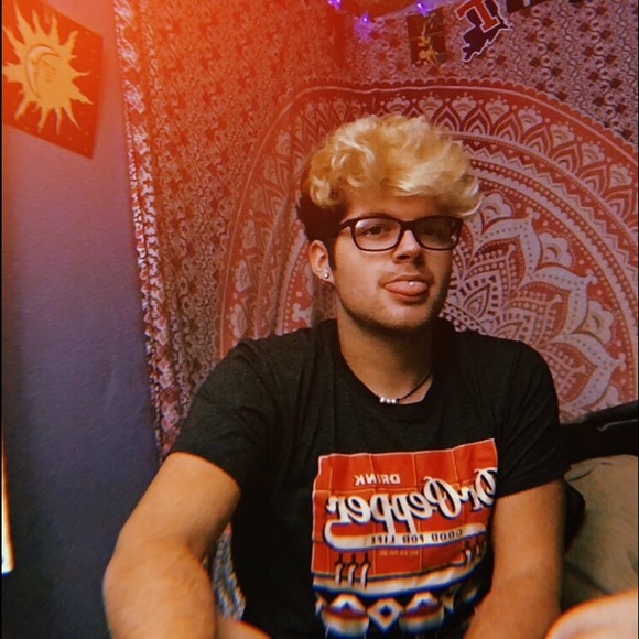 Meet your Posher, Ethen - Picture 1 of 1